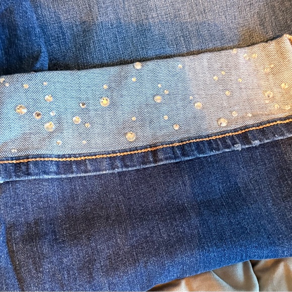 💠 ✨ Boyfriend Capri Jeans with Rhinestone Cuffs ✨ 💠 - Picture 5 of 14